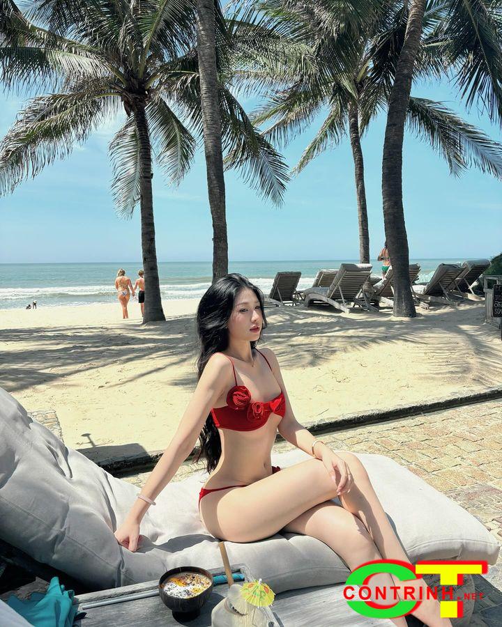 anh-hoang-hanh-nguyen-mac-bikini-tao-dang-sexy-o-bai-bien